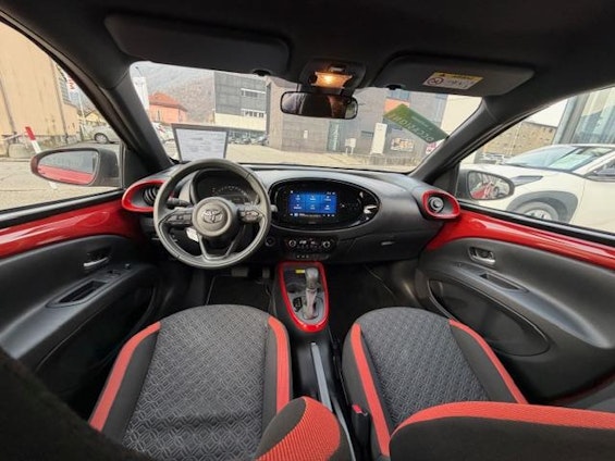 Vehicle image 9 Vehicle image 9