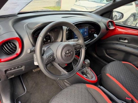 Vehicle image 11 Vehicle image 11