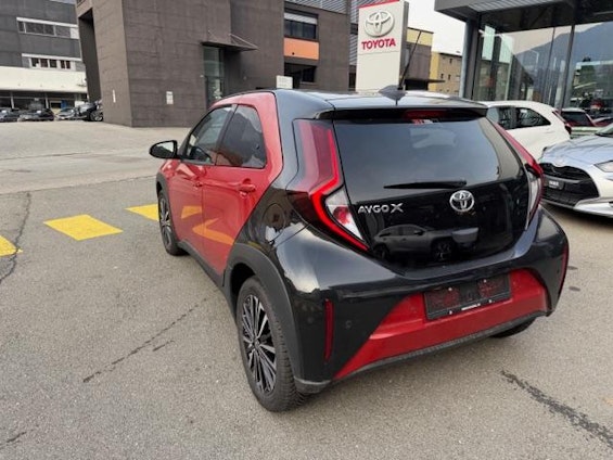 Vehicle image 6 Vehicle image 6