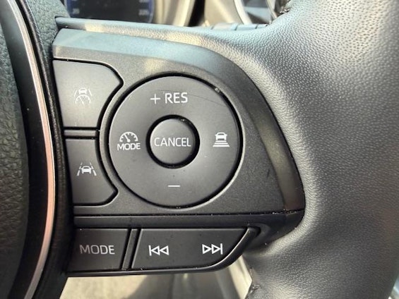 Vehicle image 16 Vehicle image 16