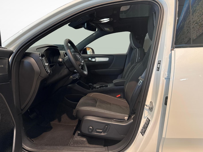 immagine del veicolo VOLVO XC40