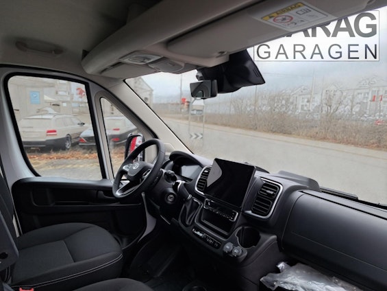 Vehicle image 8 Vehicle image 8