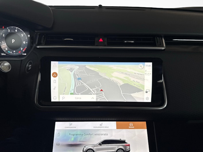 Vehicle image LAND ROVER RANGE ROVER VELAR