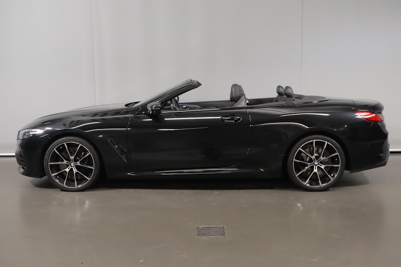 Vehicle image BMW 8 SERIES