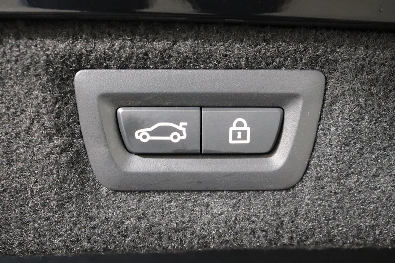 Vehicle image BMW 8 SERIES