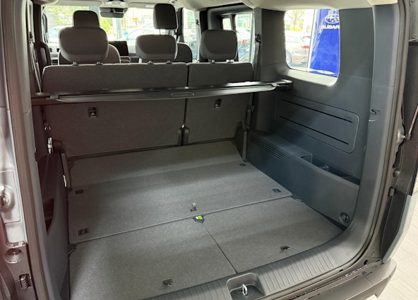 Vehicle image 12 Vehicle image 12