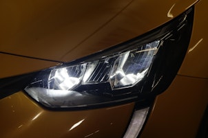 Vehicle image PEUGEOT 208 1.2 PureTech 100 Active