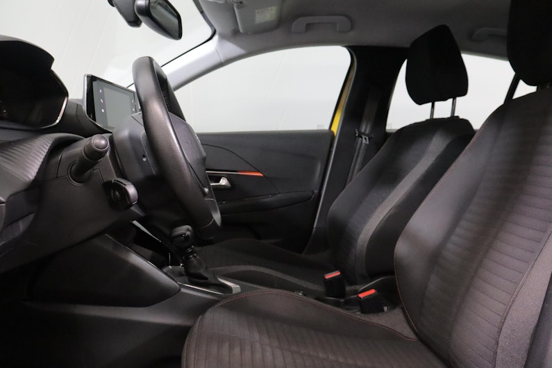 Vehicle image PEUGEOT 208