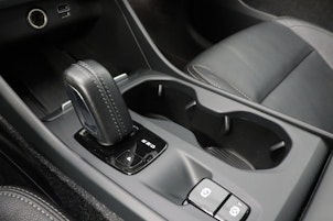 Vehicle image VOLVO XC40 2.0 B4 MH Momentum AWD