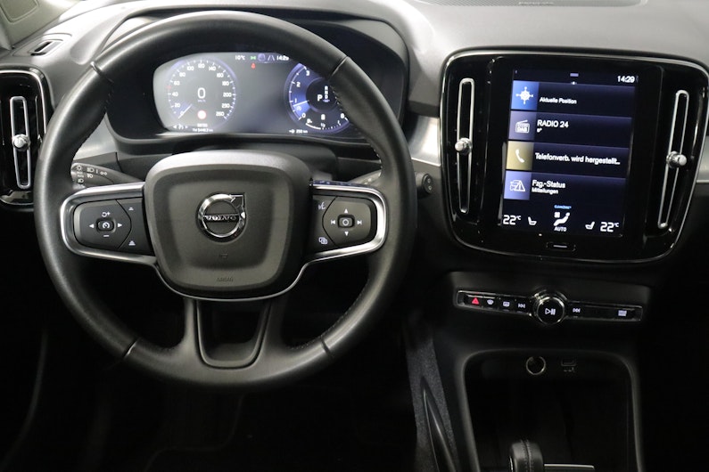 Vehicle image VOLVO XC40