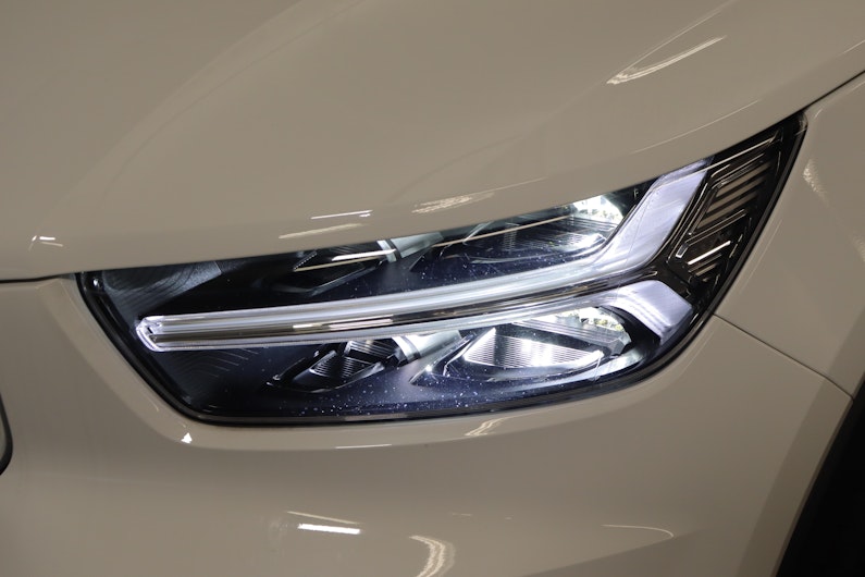 Vehicle image VOLVO XC40