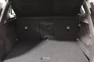 Vehicle image VOLVO XC40 2.0 B4 MH Momentum AWD