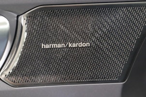 Vehicle image VOLVO XC40 2.0 B4 MH Momentum AWD