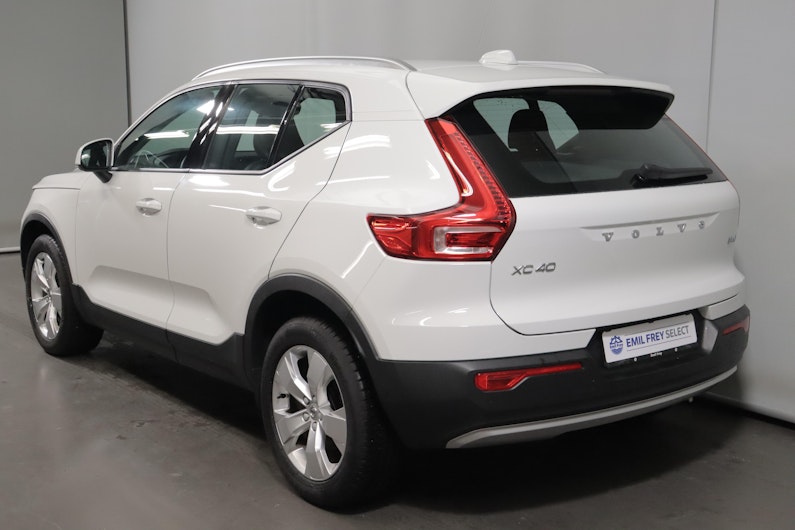 Vehicle image VOLVO XC40