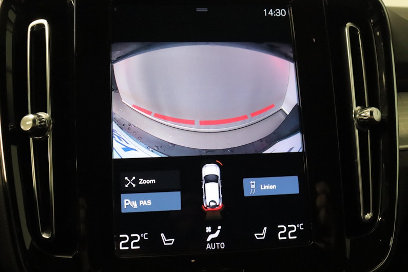 Vehicle image VOLVO XC40