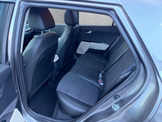 Vehicle image 13 Vehicle image 13