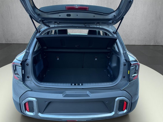 Vehicle image 12 Vehicle image 12