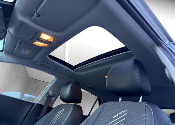 Vehicle image 14 Vehicle image 14