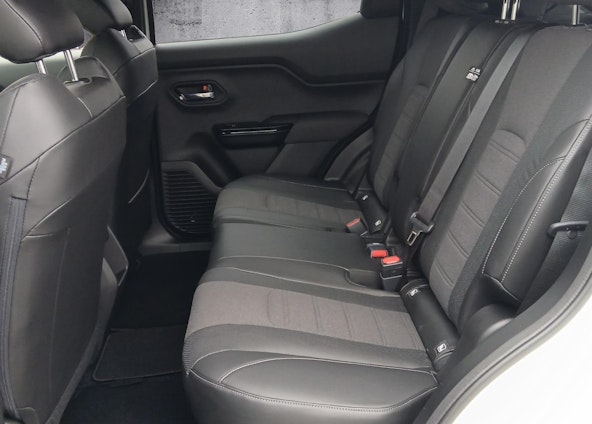 Vehicle image 9 Vehicle image 9