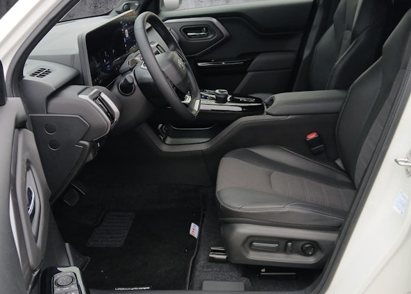 Vehicle image 3 Vehicle image 3