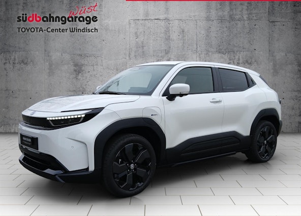 First vehicle image First vehicle image