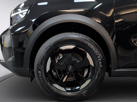 Vehicle image 14 Vehicle image 14