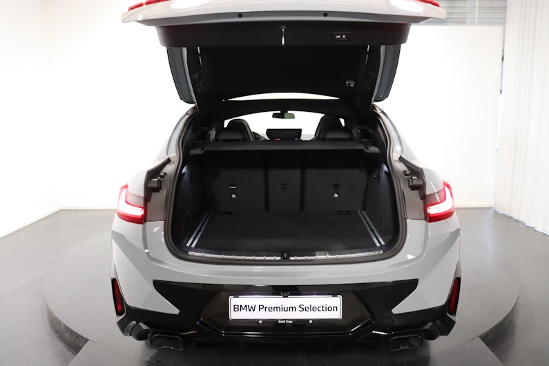 Vehicle image BMW X4