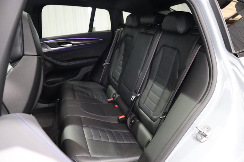 Vehicle image BMW X4