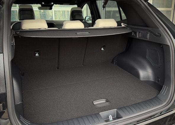 Vehicle image 16 Vehicle image 16