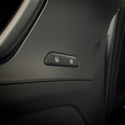 Vehicle image 13 Vehicle image 13