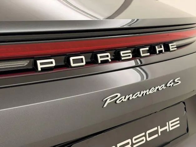PORSCHE Panamera 4S E-Hybrid