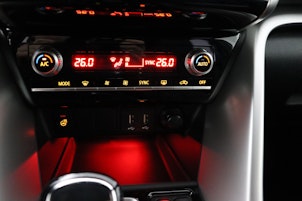 Vehicle image MITSUBISHI Eclipse Cross Instyle