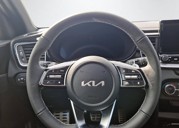 Vehicle image 4 Vehicle image 4