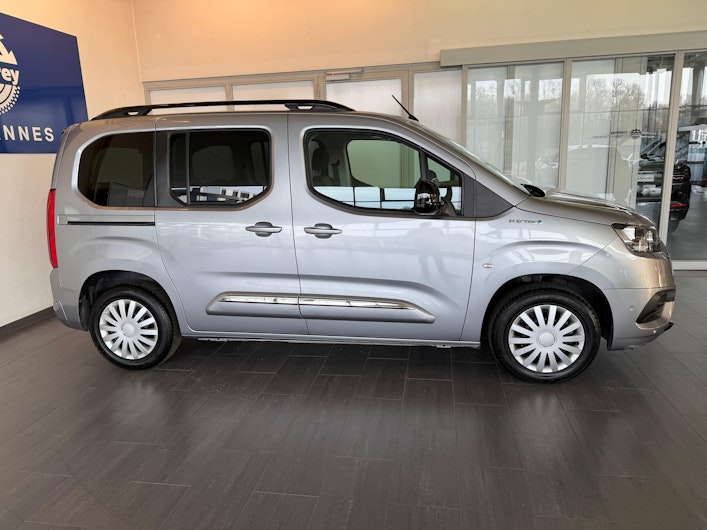 Vehicle image TOYOTA PROACE CITY VERSO