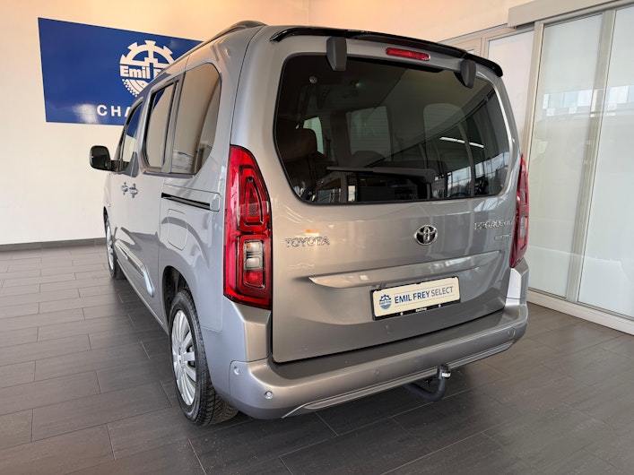 Vehicle image TOYOTA PROACE CITY VERSO