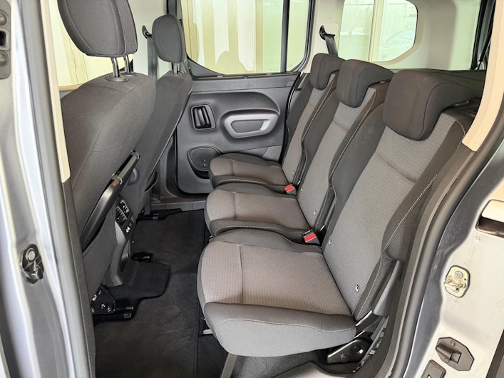 Vehicle image TOYOTA PROACE CITY VERSO