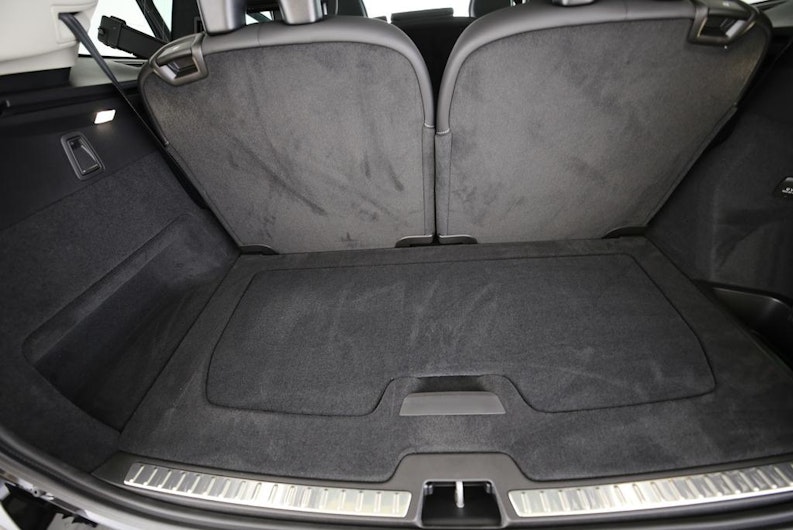 Vehicle image VOLVO EX 90