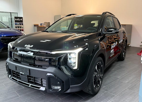 First vehicle image First vehicle image