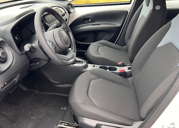 Vehicle image 8 Vehicle image 8