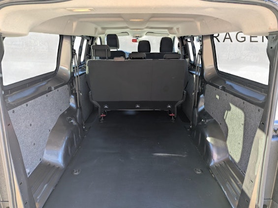 Vehicle image 9 Vehicle image 9