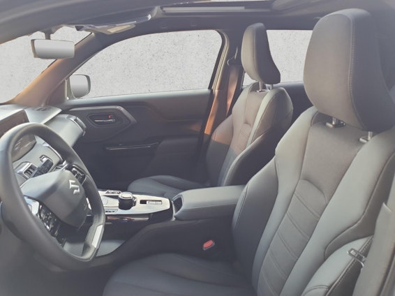 Vehicle image 8 Vehicle image 8