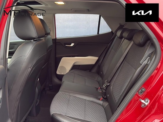 Vehicle image 9 Vehicle image 9