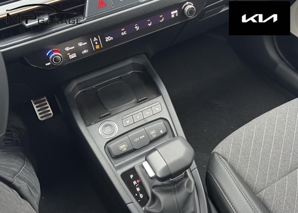 Vehicle image 10 Vehicle image 10