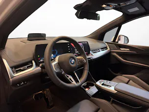 BMW 230e xDrive paddles Active Tourer