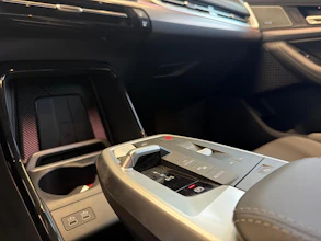https://vehicle.imgix.net/4124316/b7de223f-eccc-4c17-b330-24fdb60c62c2.jpg