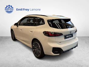 https://vehicle.imgix.net/4124316/d9bc5de7-6ece-43c3-8ca6-2c61a9b5fed8.jpg
