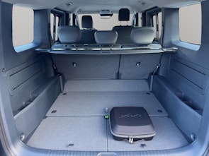 Vehicle image KIA PV5 Passenger 71.2 kWh Elite