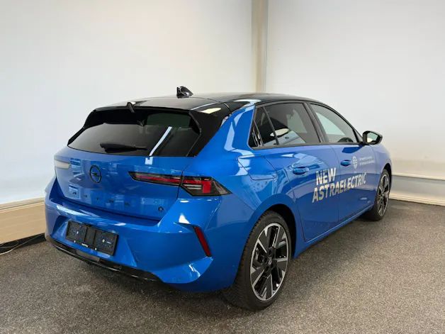 Opel Astra-e Swiss Plus