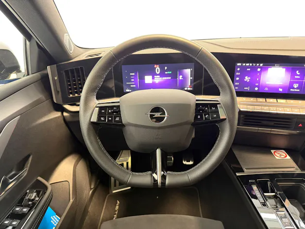 Opel Astra-e Swiss Plus