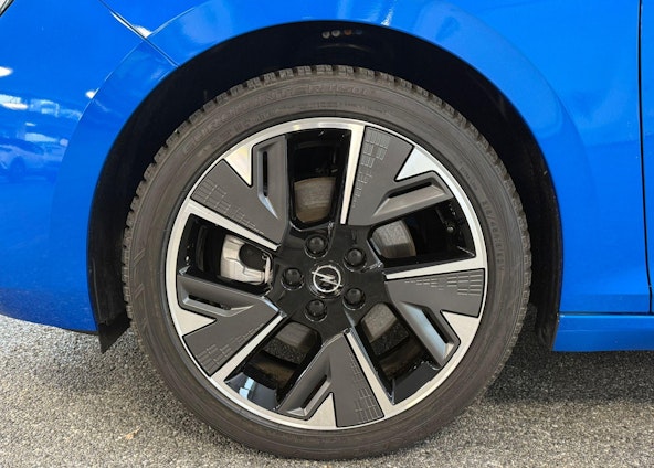 Vehicle image 14 Vehicle image 14